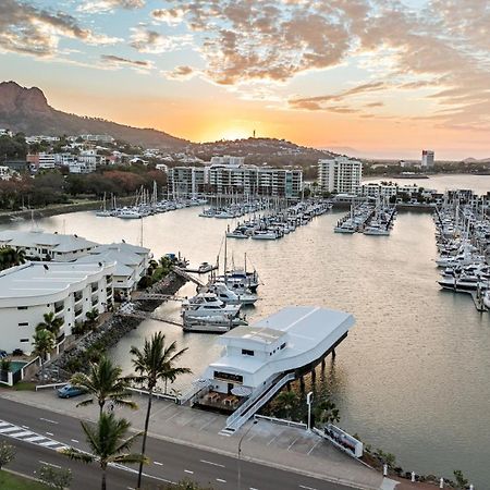 The Pier Pods On The Water- 50M From Townsville Bus Terminal And Ferry Terminal- Passport Id Requried Luaran gambar