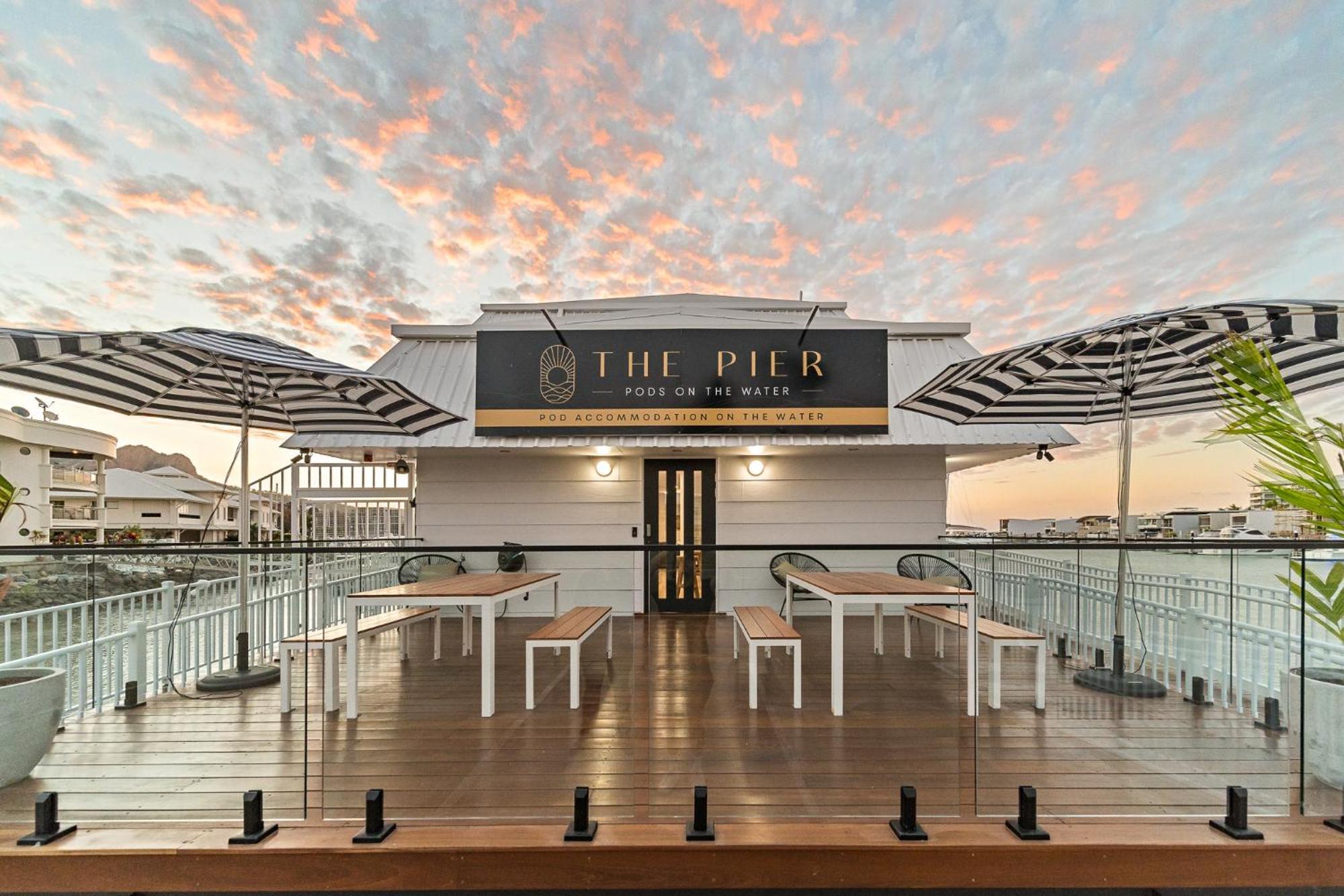 The Pier Pods On The Water- 50M From Townsville Bus Terminal And Ferry Terminal- Passport Id Requried Luaran gambar