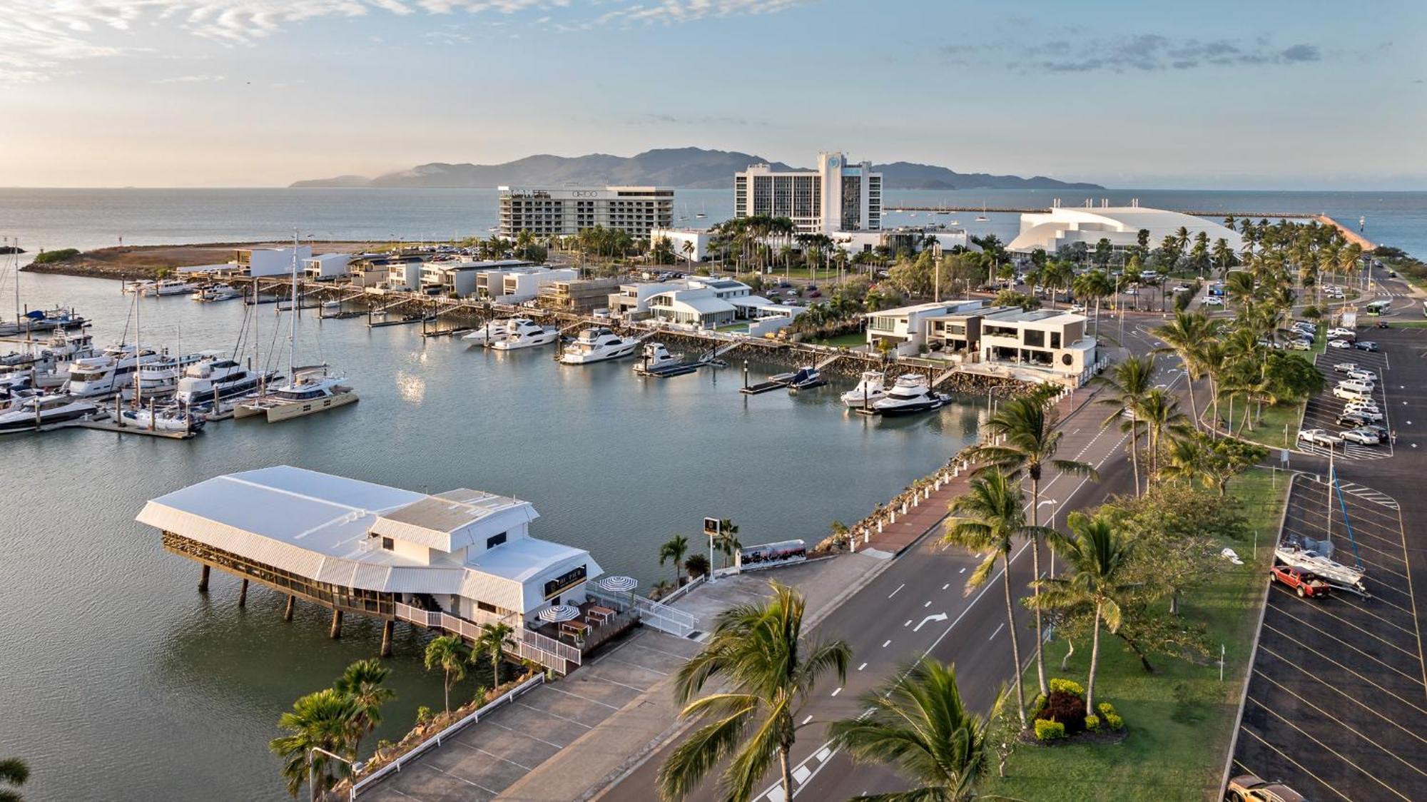 The Pier Pods On The Water- 50M From Townsville Bus Terminal And Ferry Terminal- Passport Id Requried Luaran gambar