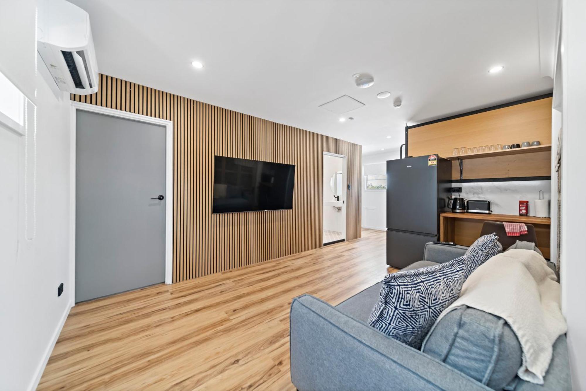 The Pier Pods On The Water- 50M From Townsville Bus Terminal And Ferry Terminal- Passport Id Requried Luaran gambar